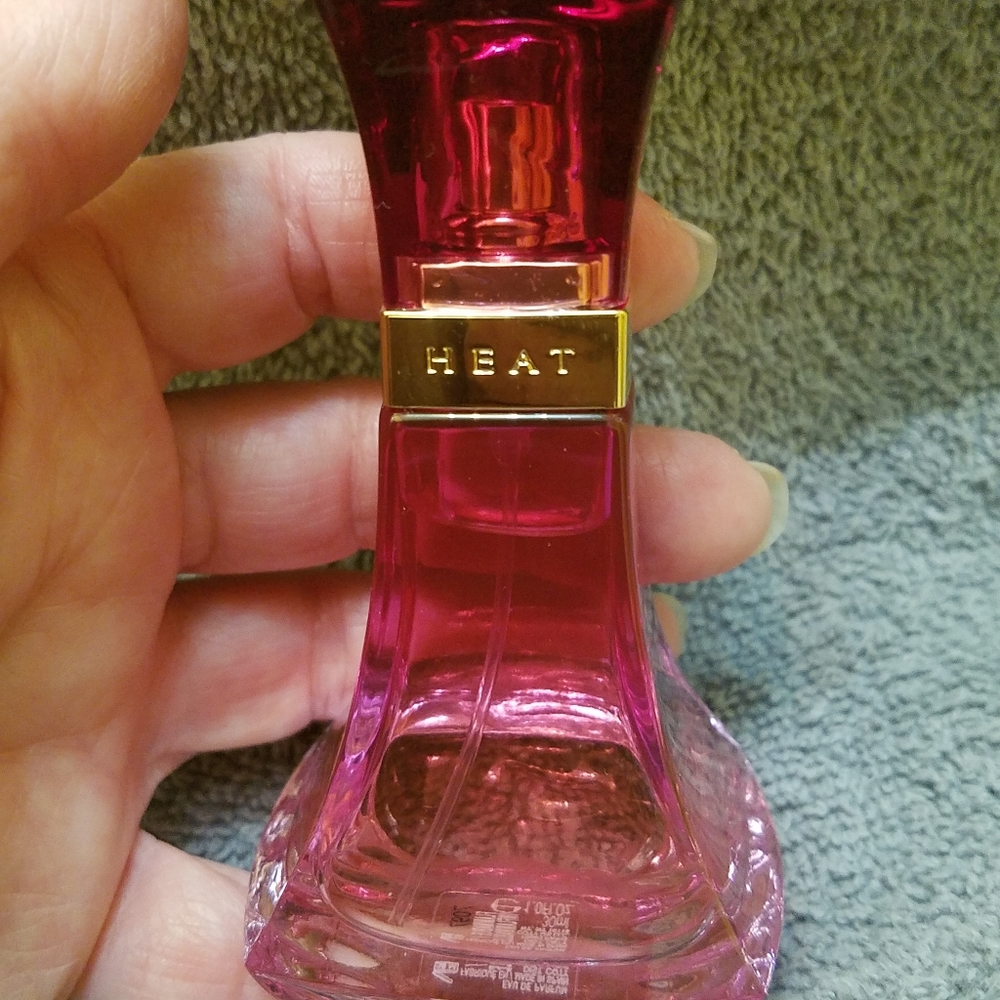 Beyoncé heat kissed perfume 1.0 fl.oz. New bottle without box. #15.Please go t - Picture 2 of 5